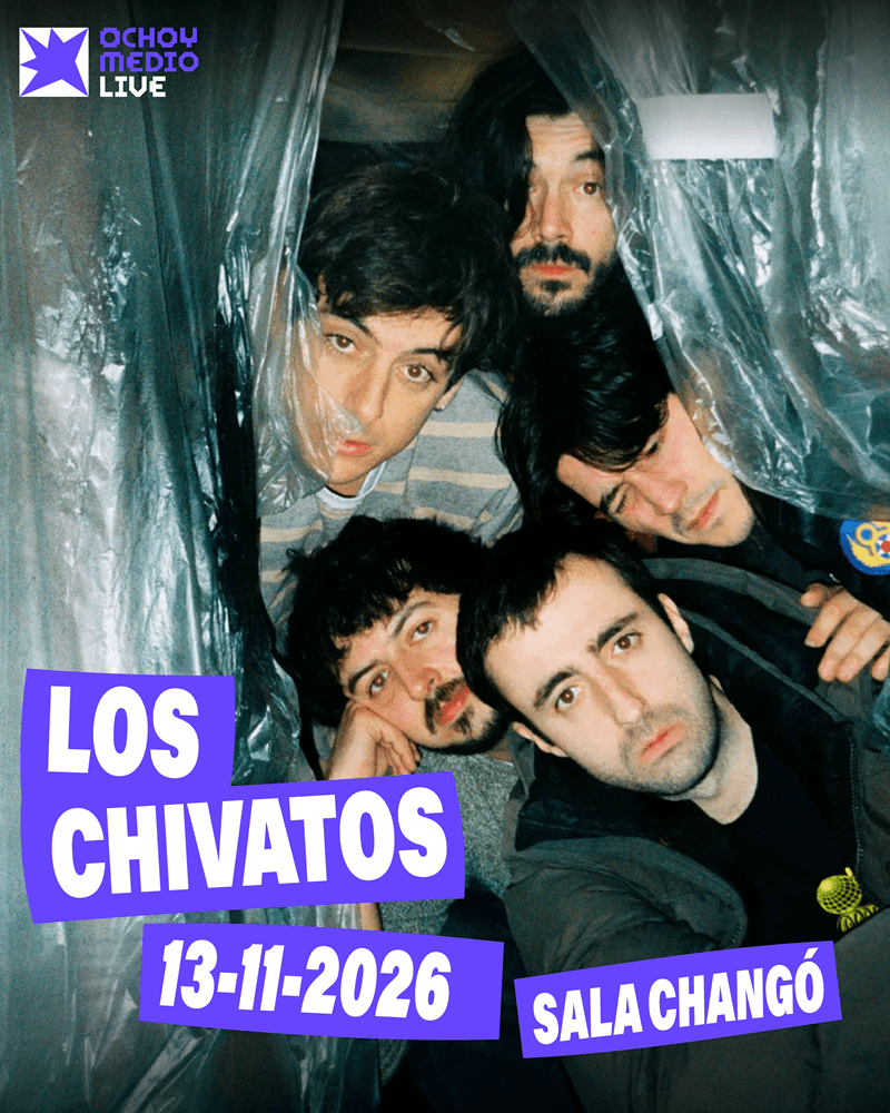 Band promo photo of Los Chivatos inside a plastic tunnel; date 13-11-2026 at Sala Changó, logo top-left says Choy Medio Live.